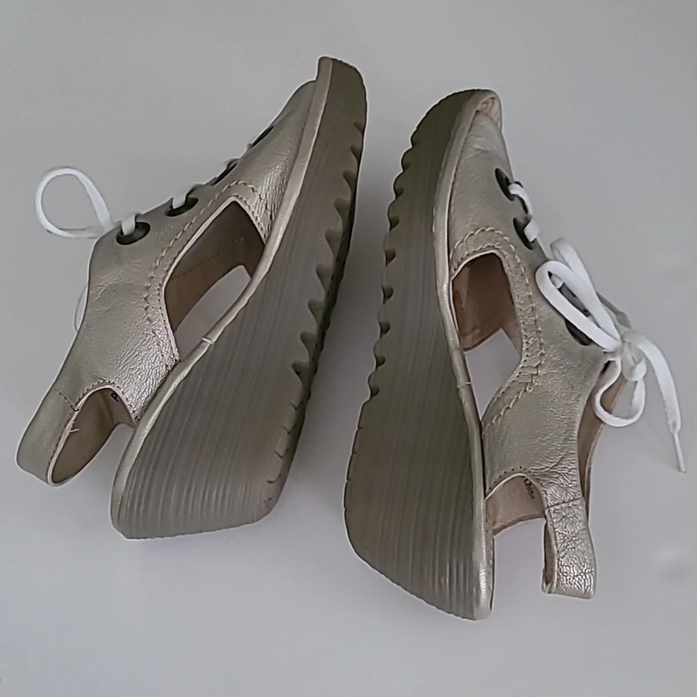 Fly London Ladie's Wedge Sandals ❤️